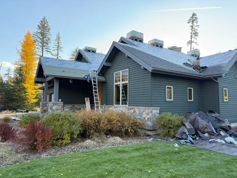 Architectural asphalt shingle roof on a modern Flathead Valley home